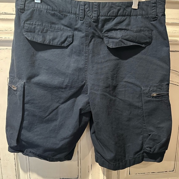 Nike men’s cargo shorts. - Picture 3 of 4
